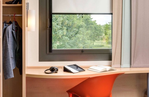 Montceau-les-Mines Hotel | Ibis Montceau Les Mines
