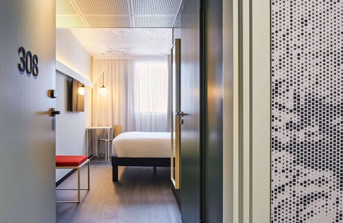 Montlhery Hotel | Ibis Montlhery Paris Sud