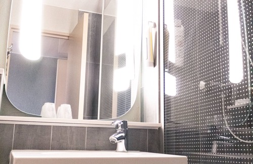 Gennevilliers Hotel | ibis Paris Gennevilliers