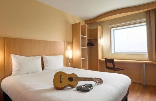 Gambetta Hotel | ibis Paris la Défense Esplanade