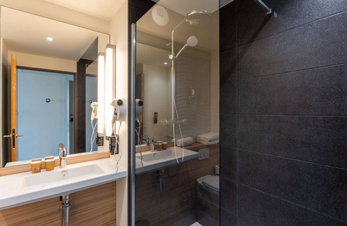 Quartier Saint-Clement - Jardin des Plantes Hotel | Ibis Rouen Centre Rive Gauche Mermoz