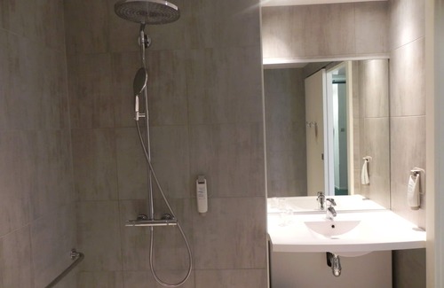 Balaruc-les-Bains Hotel | ibis Sète Balaruc les Bains Bien-être et Spa Hotel