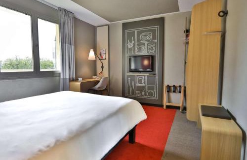 Saint-Priest-en-Jarez Hotel | Ibis Saint Étienne - La Terrasse