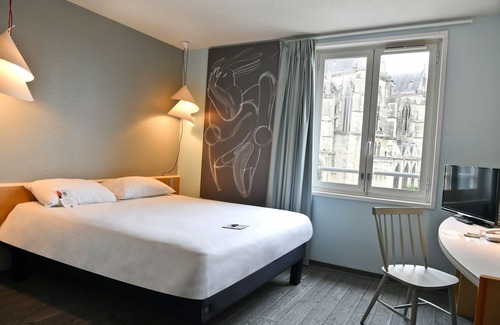 Saint-Quentin Hotel | ibis Saint Quentin Basilique