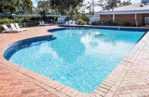 Sutton Hotel | ibis Styles Canberra Eagle Hawk