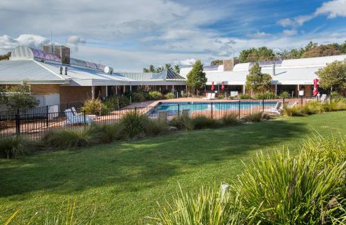 Sutton Hotel | ibis Styles Canberra Eagle Hawk