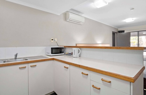 Sutton Resort | ibis Styles Canberra Eaglehawk