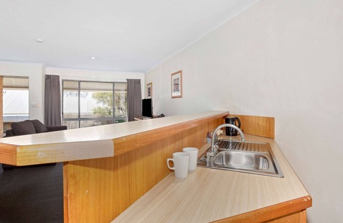 Sutton Resort | ibis Styles Canberra Eaglehawk