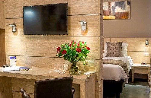 Aeropole Science Park Hotel | Ibis Styles Charleroi Airport Aero44