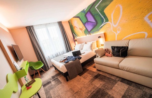 Clamart Hotel | ibis Styles Clamart Gare Grand Paris