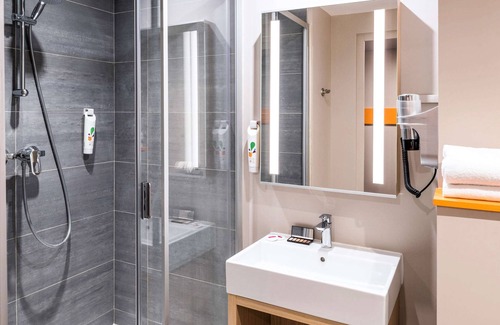 Clamart Hotel | ibis Styles Clamart Gare Grand Paris