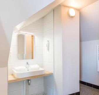 Centre-ville rive gauche Hotel | ibis Styles Laval Centre Gare