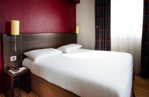 Nantes Centre Hotel | ibis Styles Nantes Centre Place Royale