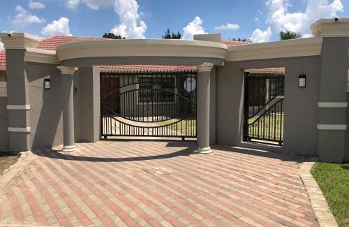 Standerton House | Icebolethu Guest House