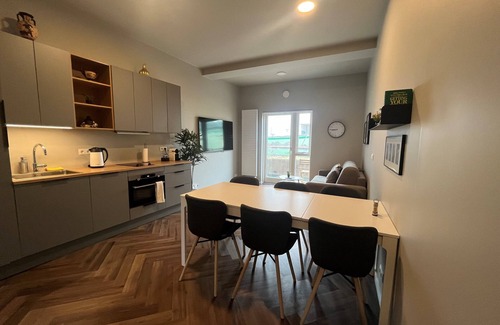 Hliðar Apartment | ICELAND SJF APARTMENTS -201 Free parking Downton Reykjavík