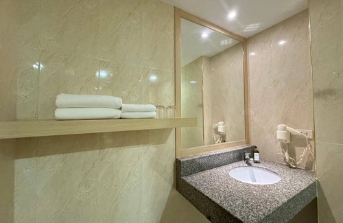 Talat Phlu Hotel | iCheck inn Thapra