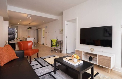 Rittenhouse Row Apartment | Icon 508 · CENTER CITY- Luxury King 2 bed apt w/Rooftop Views