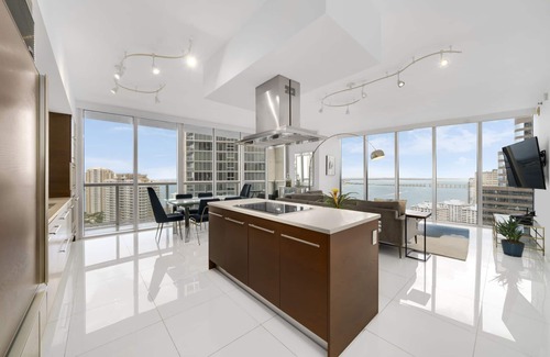 Downtown Miami Condo | ICON W BRICKELL BY IMD MIAMI VACATION RENTALS OCEAN VIEW 2BR/2BA