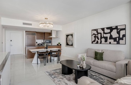 Downtown Miami Condo | ICON W BRICKELL BY IMD MIAMI VACATION RENTALS SUNSET SKY VIEW 1BR/1BA
