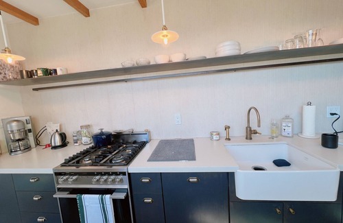Financial District Cottage | Iconic 2BR, Bay Views, Walk to SF Landmarks- Detached Cottage, at the Park