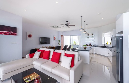 Chaweng City Center Villa | Iconic experience in a relaxing home