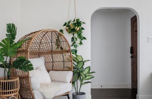 Alhambra House | Iconic LACasita -FoodieBobaliciousCity- Mins2DTLA