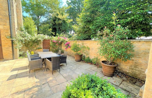 Bourton House | Iconic Luxury Detached Period House on the River Bank with parking.