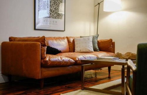 Melbourne Central Business District Apartment | Iconic Melbourne CBD Heritage Apt on Flinders