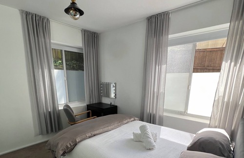Kirribilli Apartment | Iconic opera house , harbour views , Great location Kirribilli !