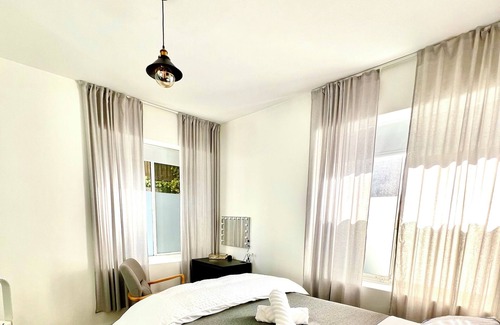 Kirribilli Apartment | Iconic opera house , harbour views , Great location Kirribilli !