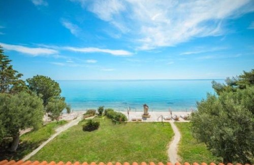 Mola Kalyva Villa | Iconic PRIVE beachfront villa Mola Kaliva