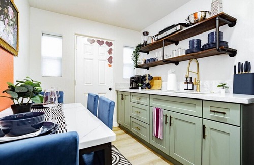 Arts District Apartment | Iconic Star Motel: Private Suite Steps to Strip