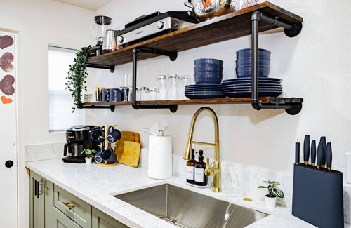 Arts District Apartment | Iconic Star Motel: Private Suite Steps to Strip
