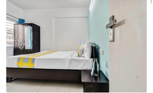 Bilekahalli Hotel | ICY White Crystal