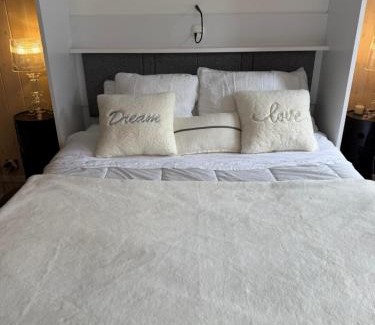 Jeux Apartment | Idéal Cosy Lumineux Central calme Fonctionnel & Beau