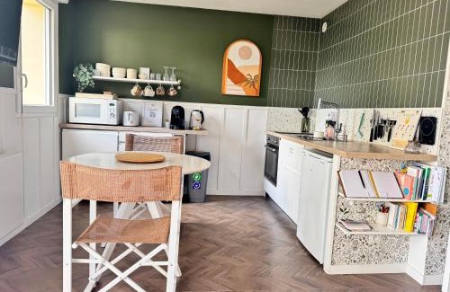 Courseulles-sur-Mer Apartment | Idéal couple - La Petite Oasis - 10min à pieds du centre ville & plage - 2km du Centre Juno Beach - 23min du Mémorial de Caen - wifi gratuit