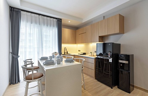 Jakarta Apartment | Newly Renovated 2BR Apt and Direct Mall Access