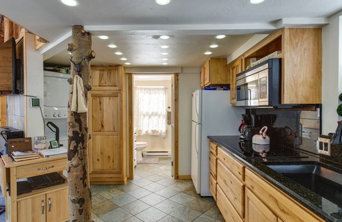 Idaho Springs Cabin | Idaho Springs Cabin w/Hot Tub on Half Acre!
