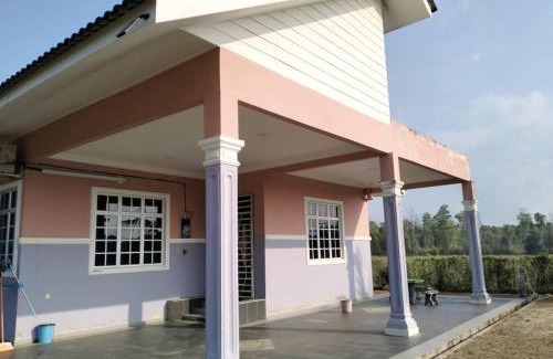 Kampung Gong Kempas House | Idaman Homestay 1