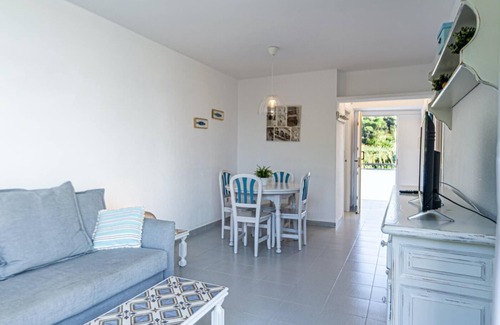 Sant Pol De Mar Apartment | Ideal apartment for families 1km train and shops