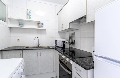 Sant Pol De Mar Apartment | Ideal apartment for families 1km train and shops