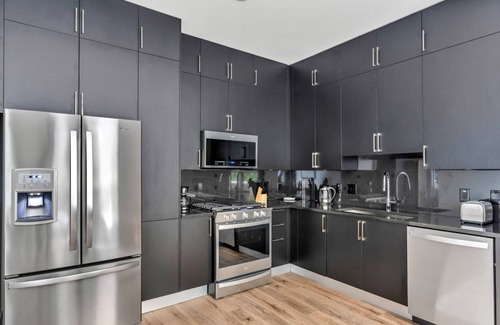 Bouldin Apartment | Ideal Bouldin Creek Studio w/Gym, Pool, W/D by Blueground