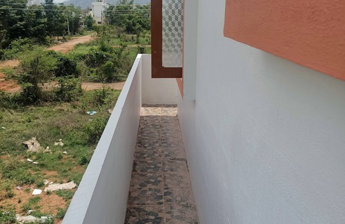 Mysore House | Ideal Cool Calm Room for Couples & Individuals with kitchenette