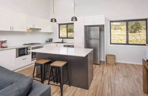 East Jindabyne House | Ideal for both winter and summer adventures in the Snowy Mountains.