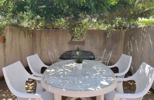 Cessenon-sur-Orb Villa | Ideal for family & friends to enjoy a holiday together, but have your own space.