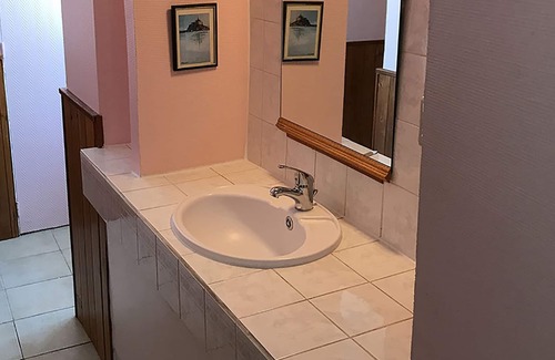 Vessey House | Ideal for families - gite for 6/12 people, collective covered/heated swimming pool, sauna