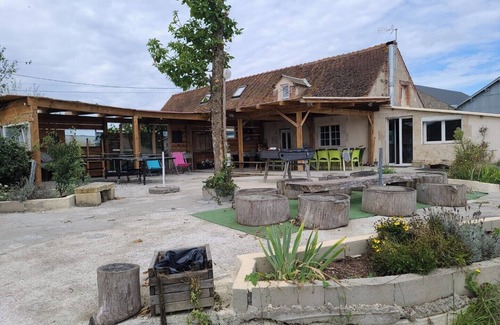 Quiers-sur-Bezonde House | Ideal for friends or family