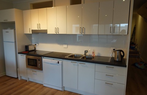 Lorne Apartment | Ideal getaway for couples and small families. Located opposite main beach.