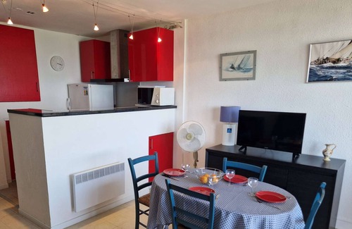 La Faviere Apartment | Ideal location "feet in the water" - Le Lavandou