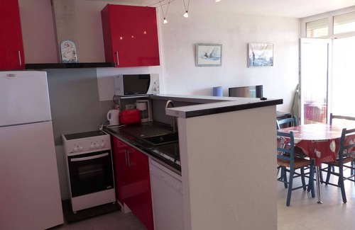 La Faviere Apartment | Ideal location "feet in the water" - Le Lavandou